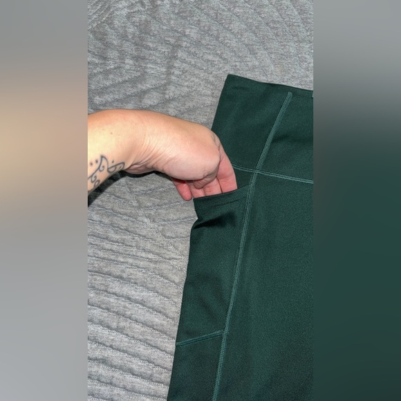 Victoria’s Secret 7/8 leggings-Size 10 - Picture 4 of 6